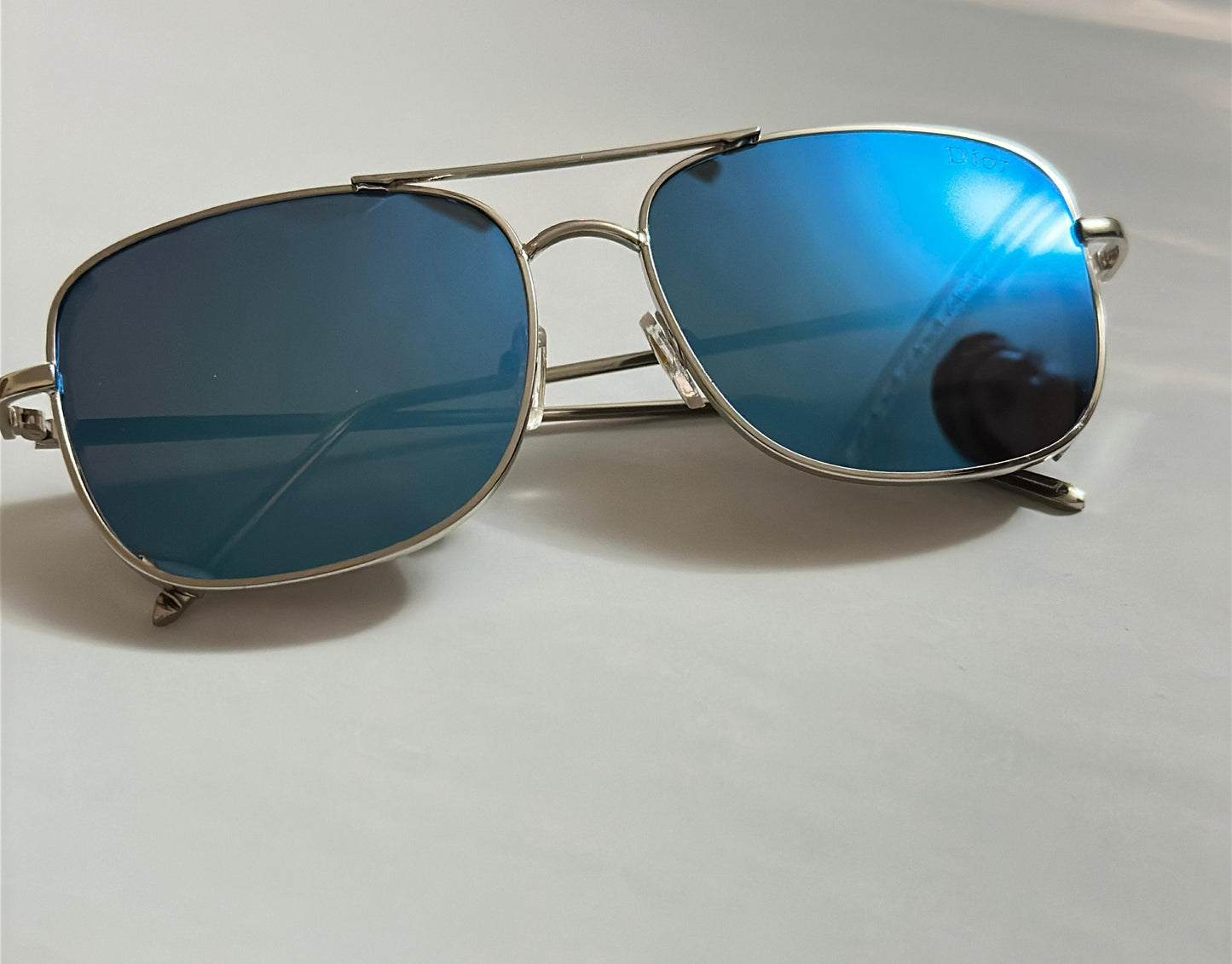 Classic Aviator Metal Frame Sunglasses – Full Mirror Lens & Fiber Case | 5116-FLREV